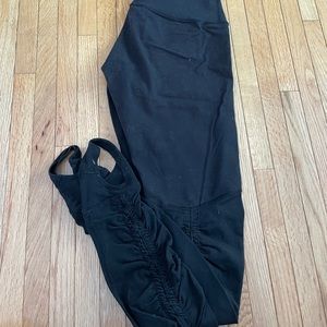 Lululemon high rise wunder under stirrup black size 6